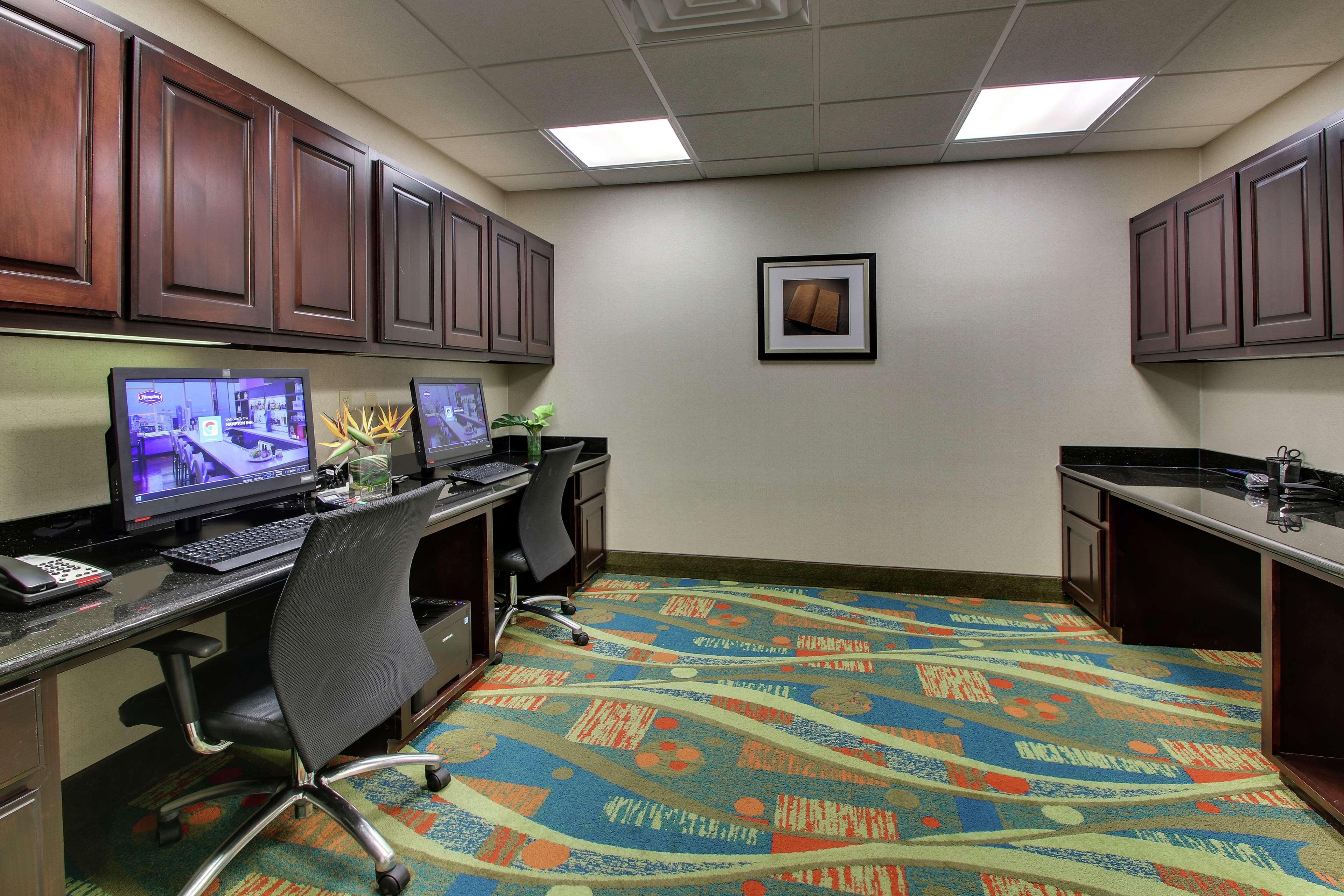 Hampton Inn Vernon Екстериор снимка
