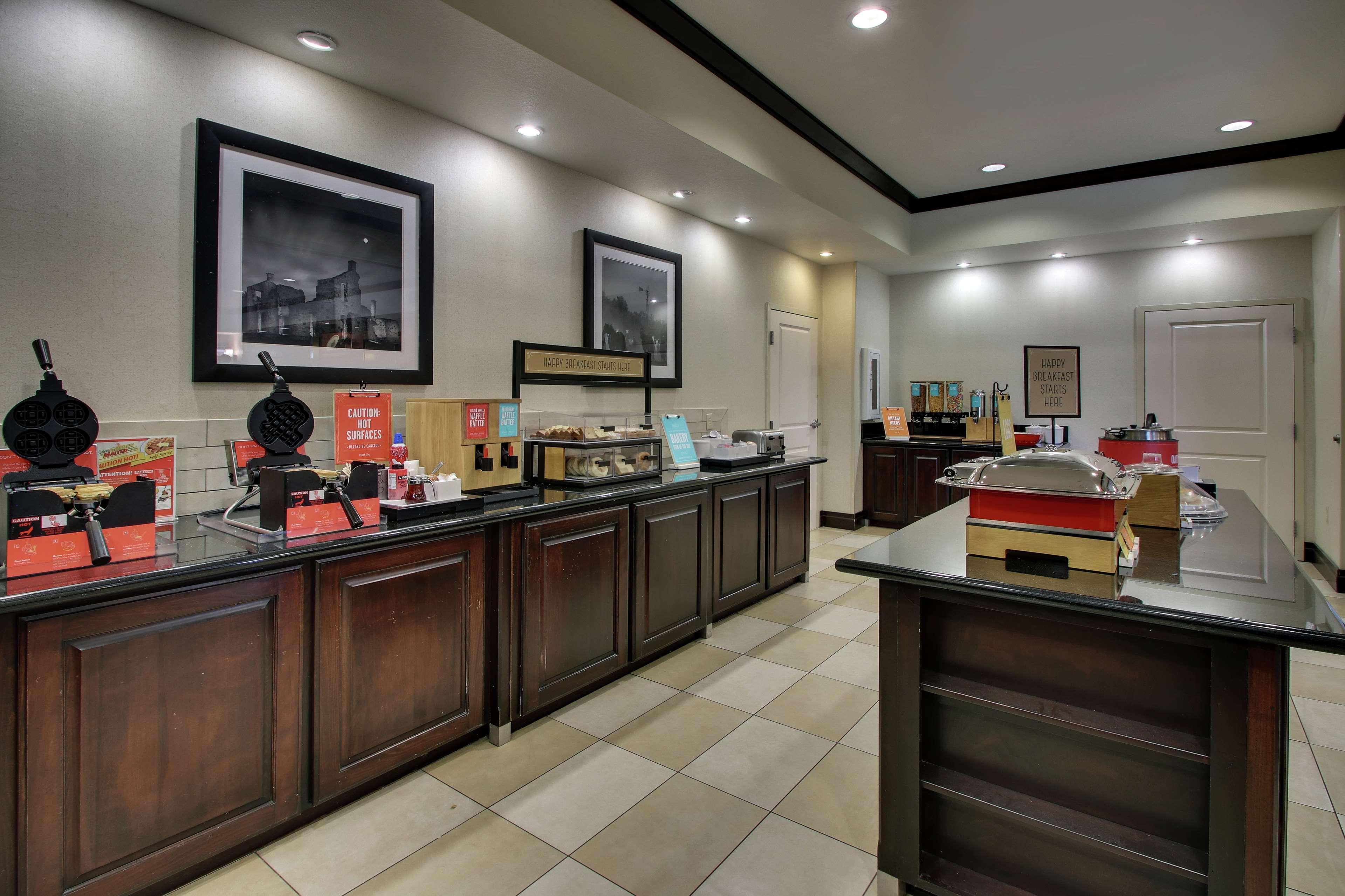Hampton Inn Vernon Екстериор снимка