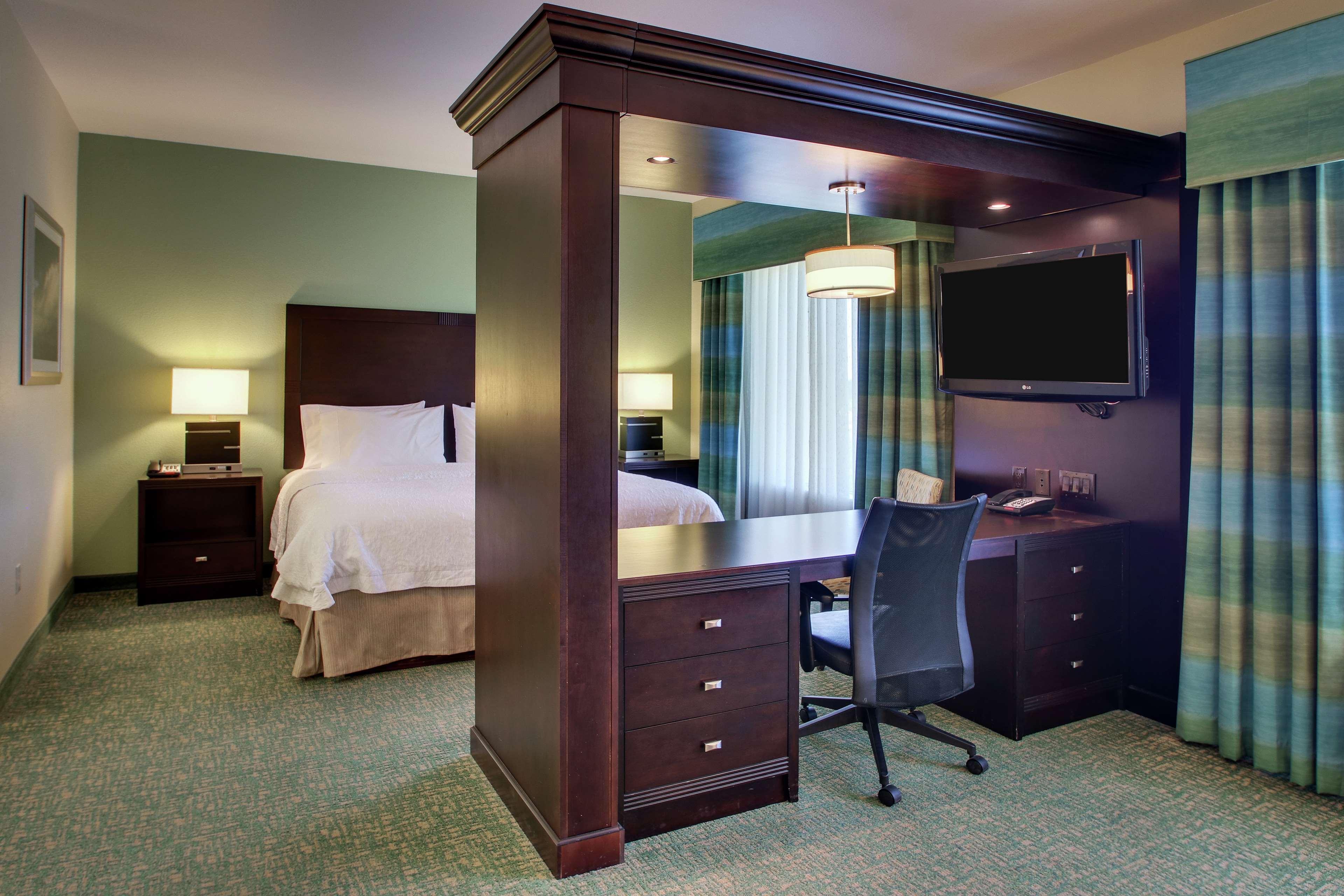 Hampton Inn Vernon Екстериор снимка