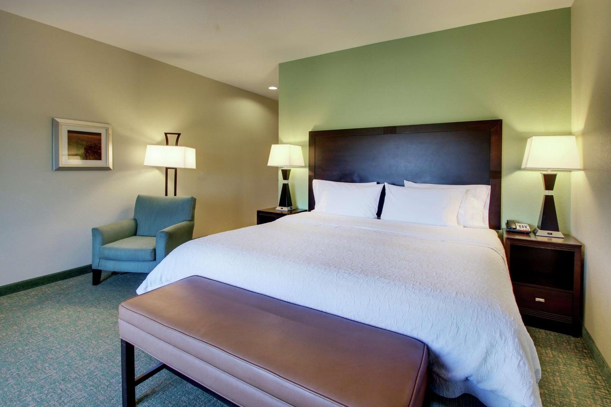 Hampton Inn Vernon Екстериор снимка