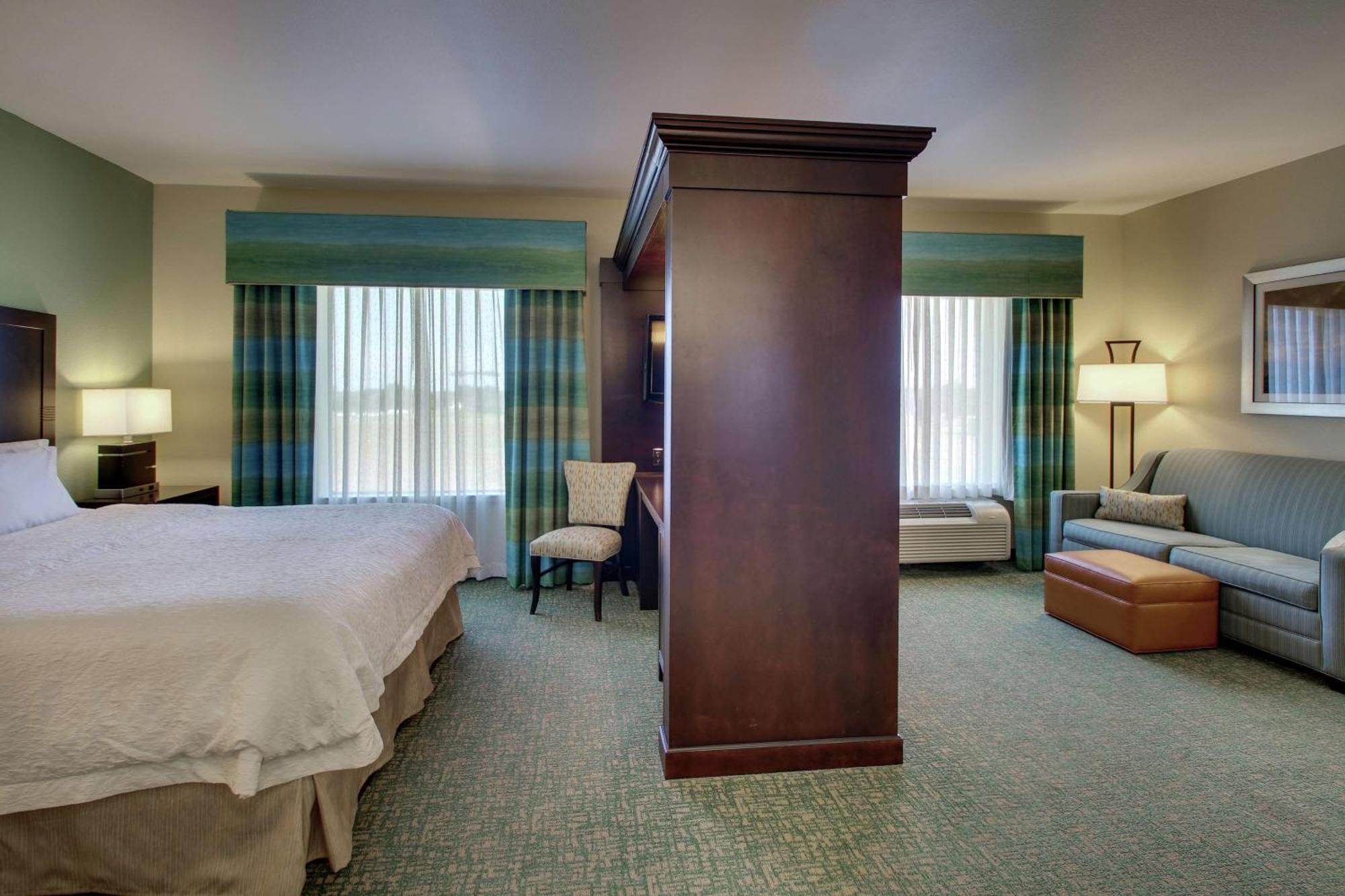 Hampton Inn Vernon Екстериор снимка