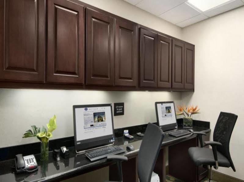 Hampton Inn Vernon Екстериор снимка